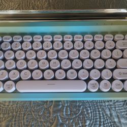 Wireless Typewriter Keyboard
