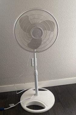 Lasko Pedestal Fan – Adjustable Height – Works Great