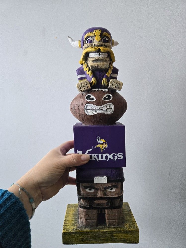 Minnesota Vikings Tiki Statue Wood