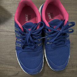 Nike Women’s Shoes Size 8
