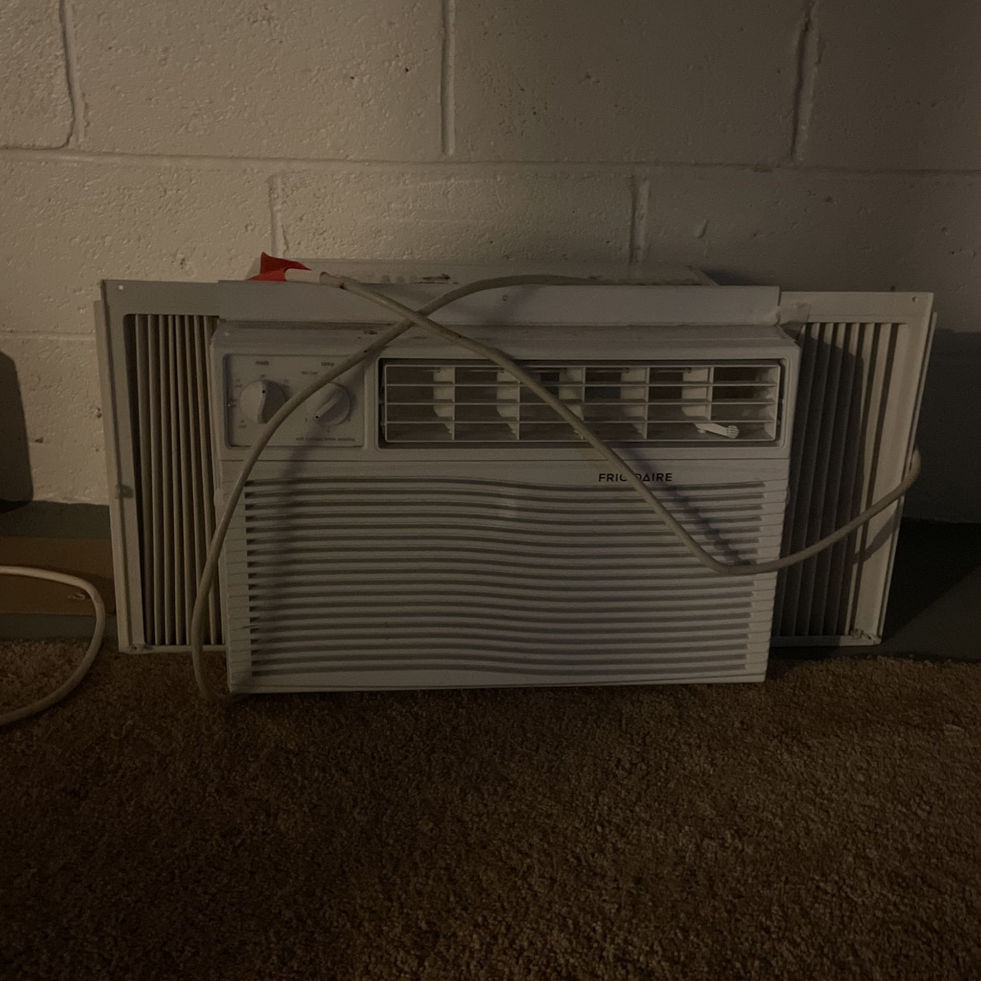 Air Conditioner (AC) Unit