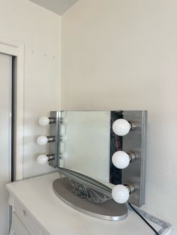 Vintage Vanity Girl Hollywood