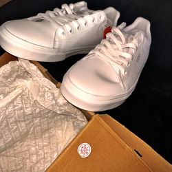 9 All White Vans