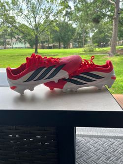 Soccer cleats size 10