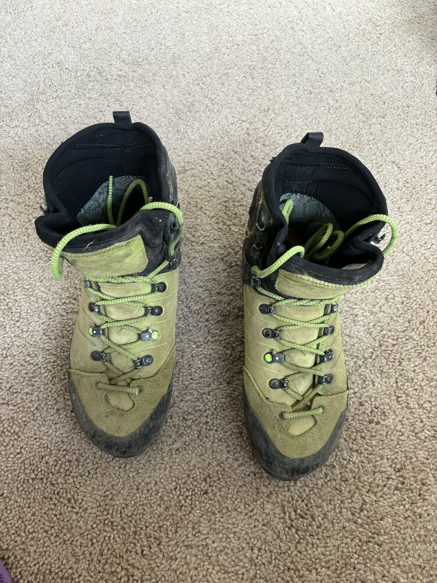 Salewa Men’s Size 6 Mountaineering boots