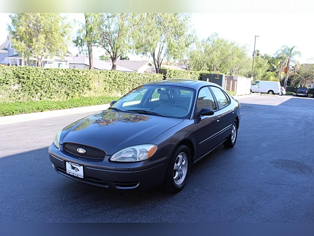 2005 FORD TAURUS SE
