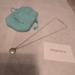 9.25 TIFFANY  & CO - Chain And Pendant 