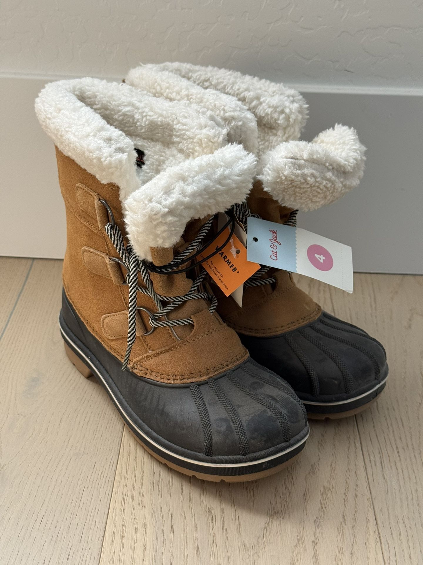 KIDS - Size: 4 - Winter Boots