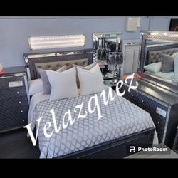 4 pc grey metallic wood finish wood queen bedroom set with led accents(Mattress not included)