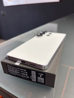 Barley used samsung S26 Ultra 512gb unlocked for any carrier android is in perfect condition zero scratches zero dents  +++++++spanish+++++ Samsung S2