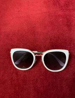 Pretty Sunglasses ! Brand New ( Make  Reasonable Ofer Price)