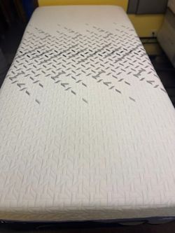 Nectar Premier Hybrid Mattress, Twin XL, Like New, Perfect Condition