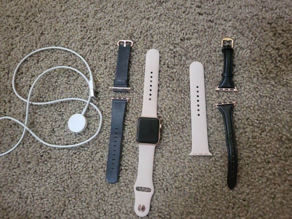 Apple Watch Series 3 Set With Charger And 3 Bands