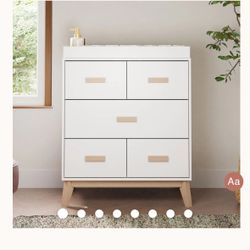 Babyletto Scoot Dresser/Changing Table/Changing Pad