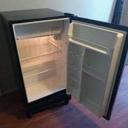 Whirlpool Mini Fridge 