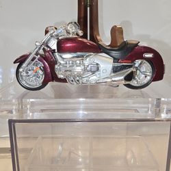 Maisto Honda Motorcycle 1800 NRX DIE-CAST 