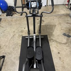 Life Fitness E1 Elipitical 