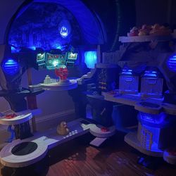 Batcave, Vehicles & Action Figures Set 