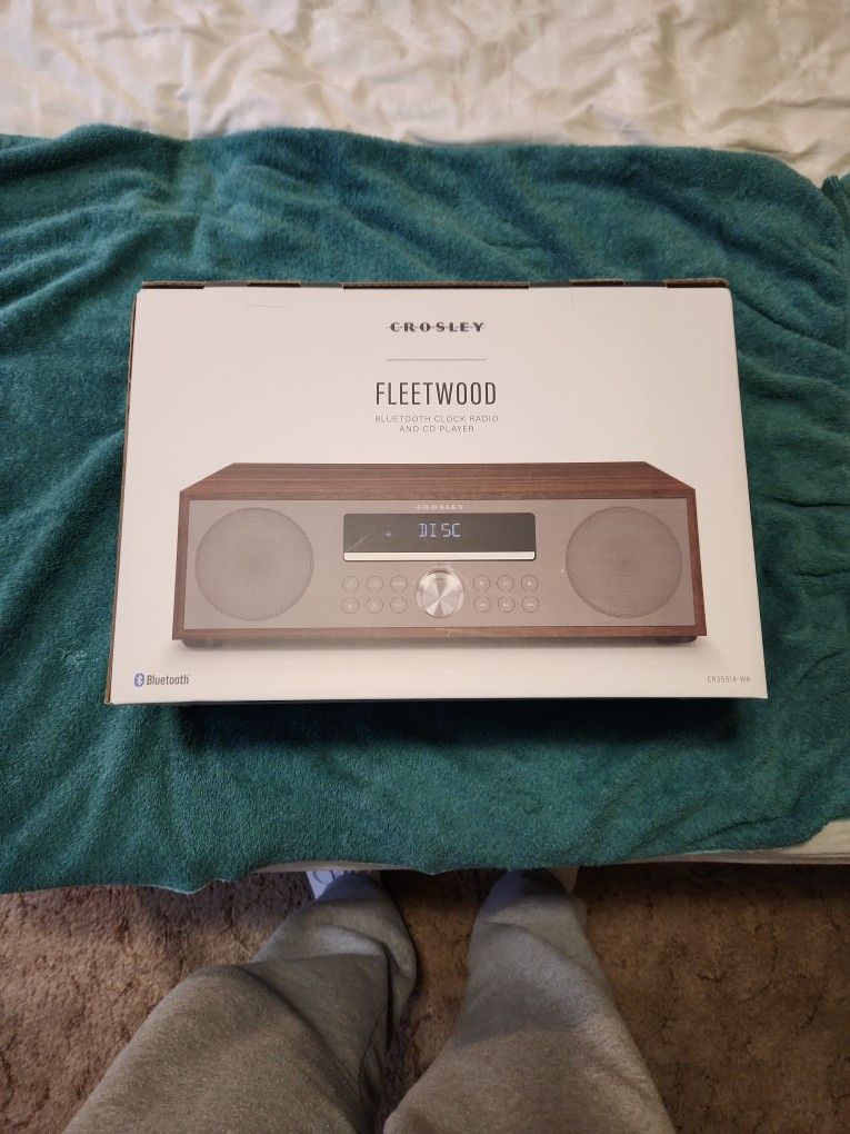 Crosley Flewrwood Bluetooth Clock Radio