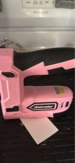 Cordless nail/ staple gun and remover