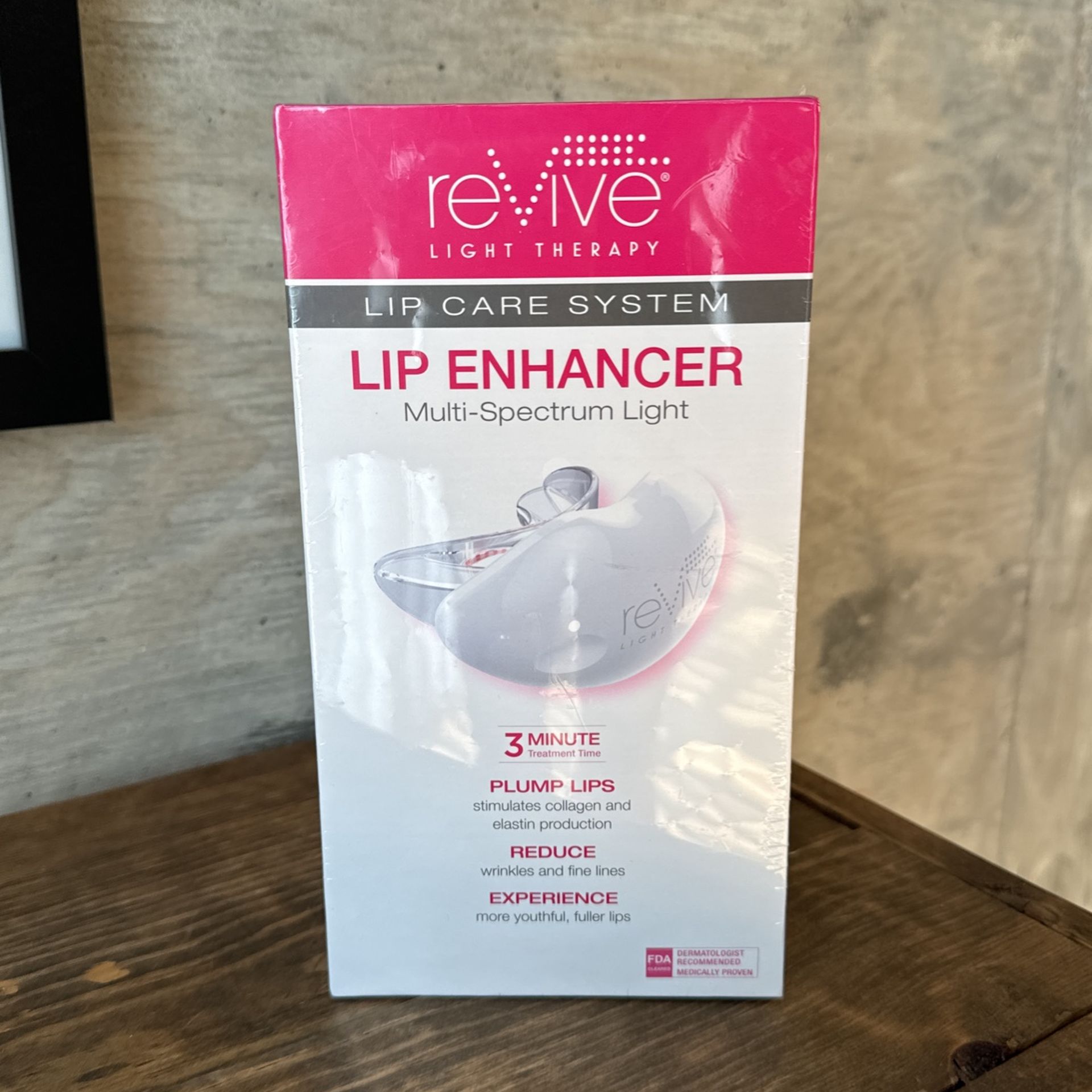 Sealed - Revive Light Therapy Lip Enhancer
