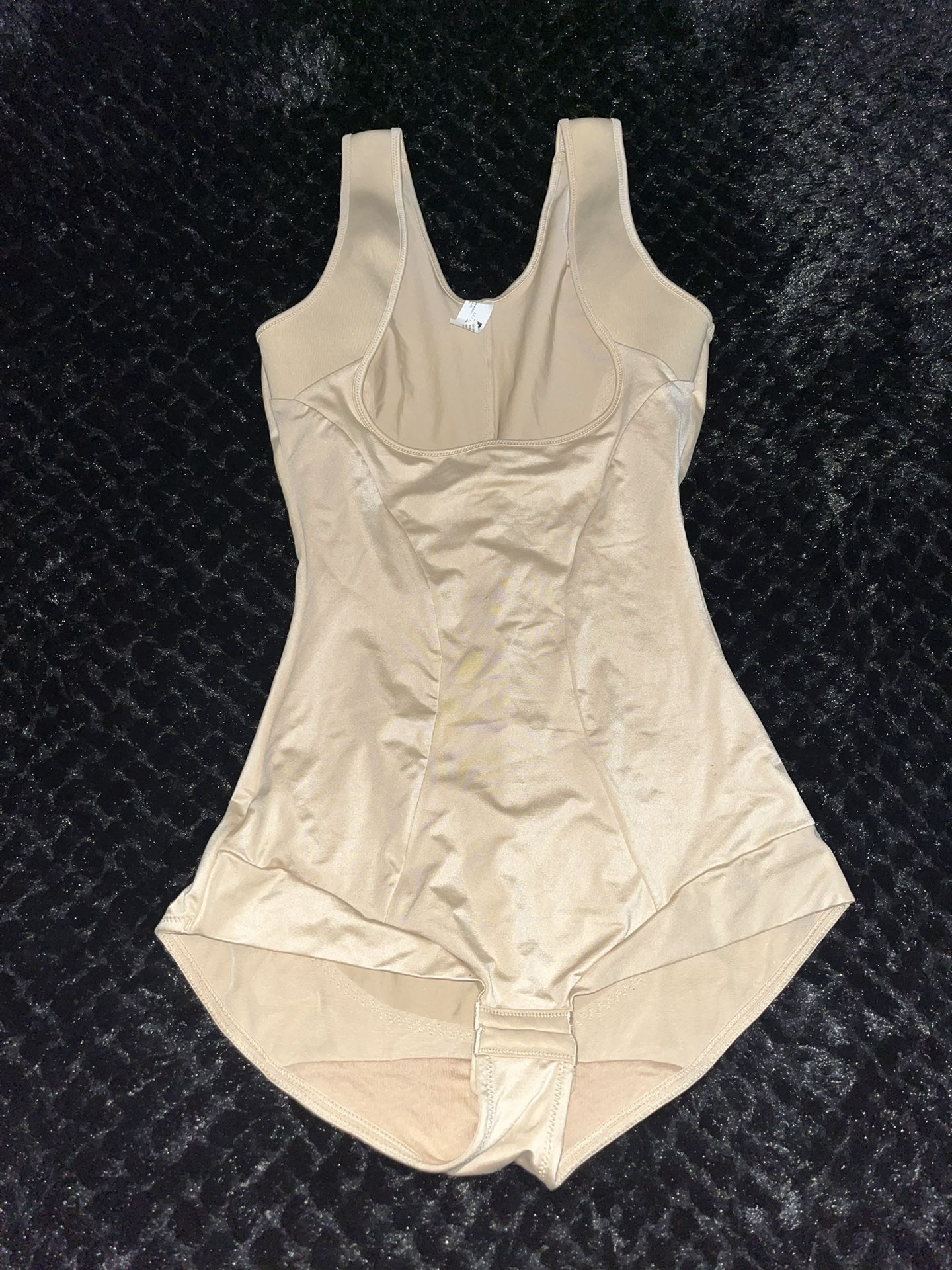 Maidenform shapewear bodysuit size 7/L