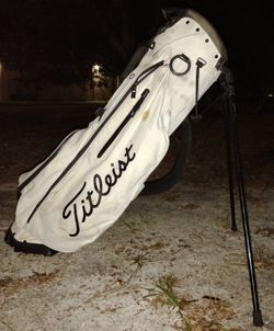 TITLEIST® Golf ⛳ Club Carrying Bag (White w./ Black Trim) Retails From $249.99 to $299.99-
