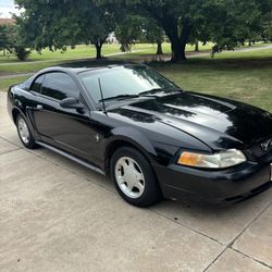 2004 Ford Mustang