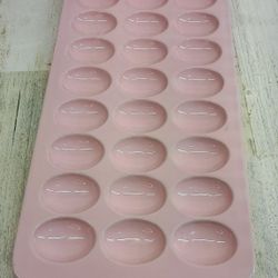 Le Creuset Pink Stoneware 24 Deviled Eggs Tray