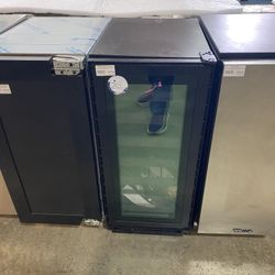 U-line 15 Inch Wine Refrigerator with 3.0 Cu. Ft. Capacity, 3/4 Extension Wine Racks