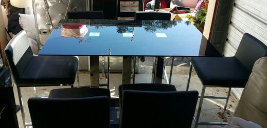 dining room table 6 chairs like new