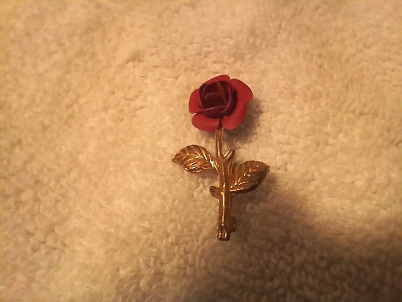 Beautiful Vintage Rose Broach / Pin