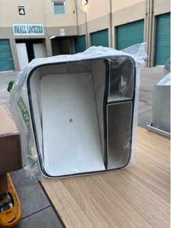 Cosmetic organizer