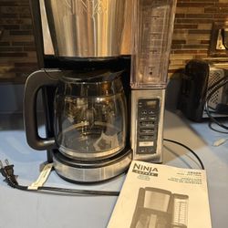 Ninja Coffee Maker (Excellent Condition)