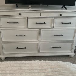 Queen Bedroom Set 