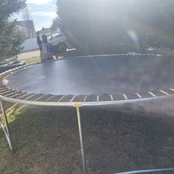 Trampoline 