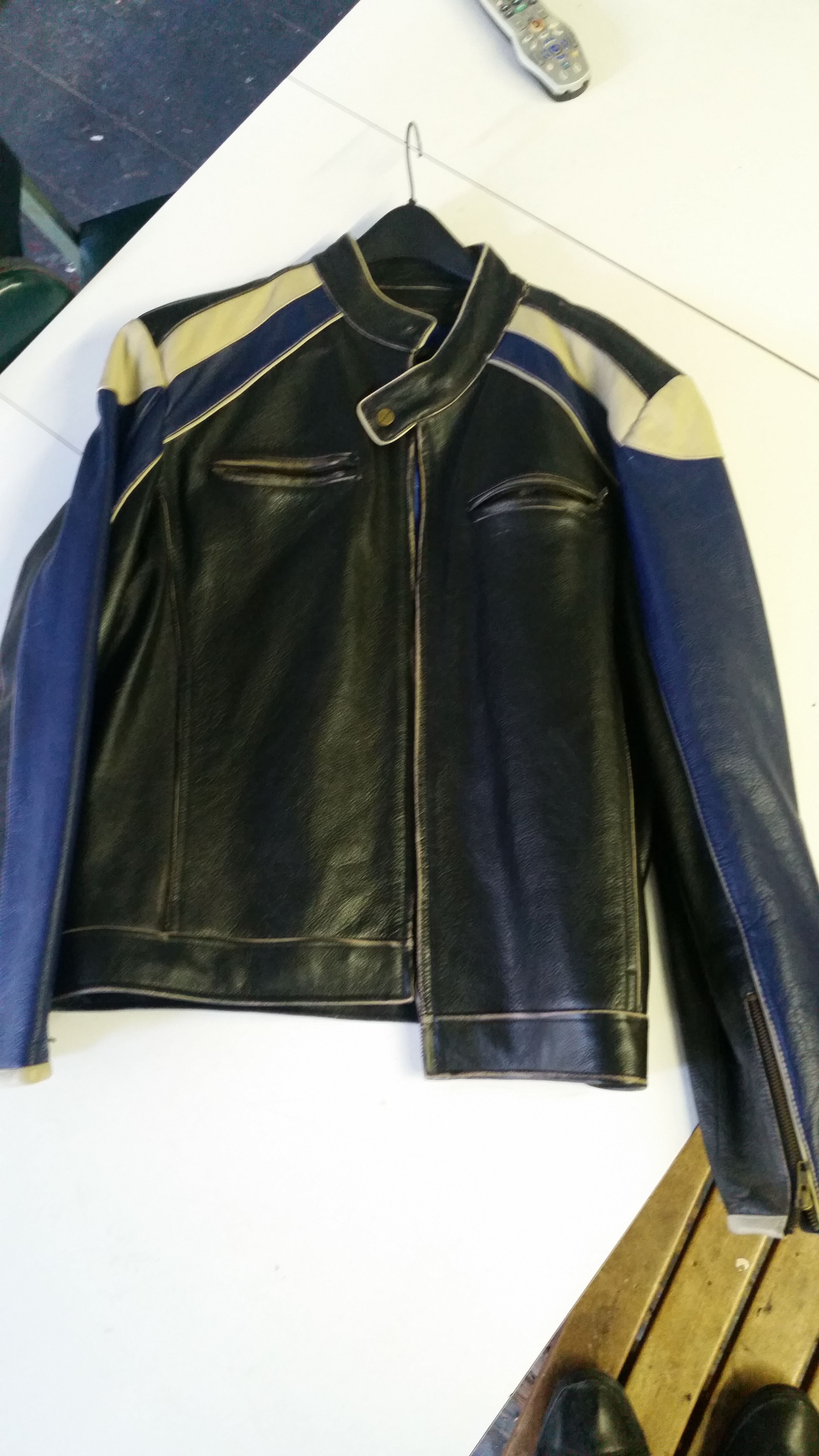 Leather motorcycle jacket by Wilson similar to vanson extra large