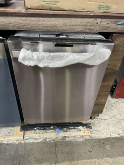 GE Profile Dishwasher 24”