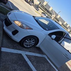 2013 Mazda 3  Sedan 4 Puertas 
