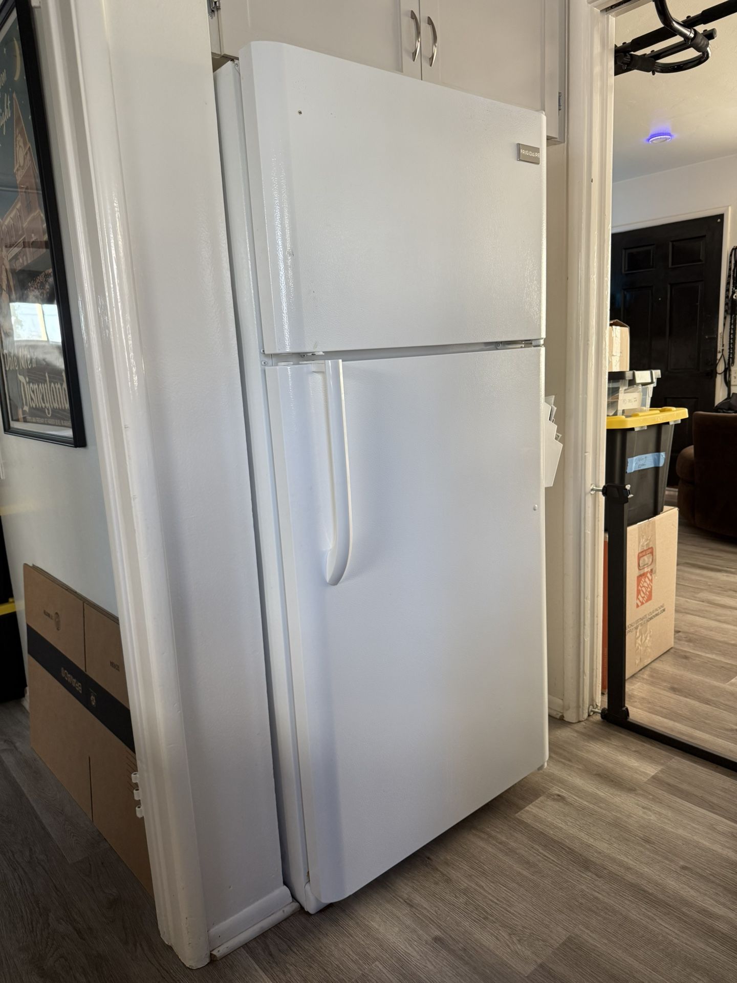 refrigerator 