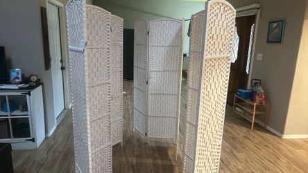 HOMCOM Room Divider, 3&4 Panel Folding Privacy Screen, 6FT Tall Portable Wicker Weave Partition Wall Divider for Bedroom, Home Office, White