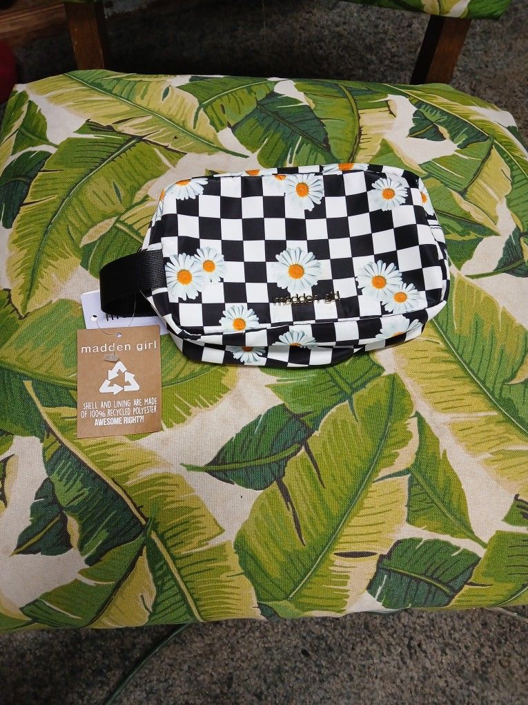 NWT Madden Girl Checkered Daisy Makeup Bag