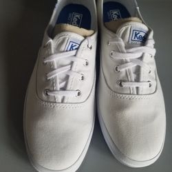 NWOT Keds Size 8