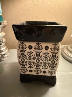 Ceramic Wax Warmer Black and White Damask