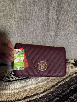 Studio Badgley Mischka Quilted Vegan Leather Clutch
