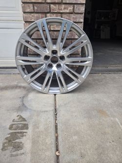 20" Audi OEM wheel