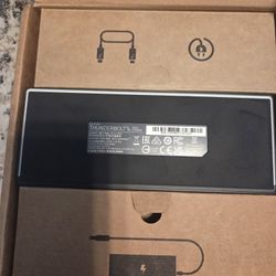 RAZER CHROMA TH8NDERBOLT 4