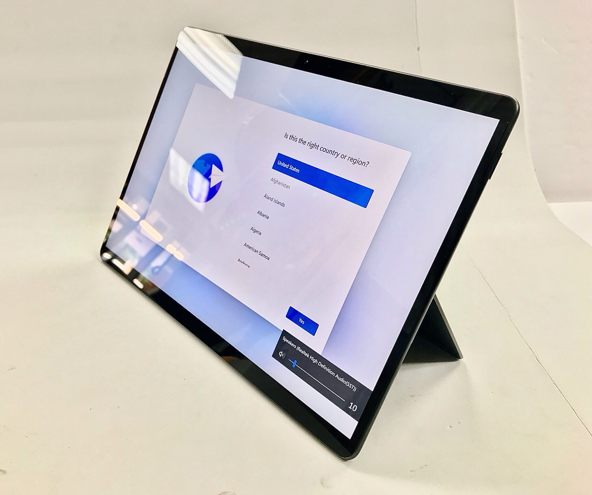 Microsoft Surface Pro 8 13" Touchscreen - Intel® Evo Platform Core i7-16GB Memory - 256GB SSD. Open Box. Never Used.