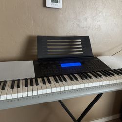 Casio Keyboard/ Stand