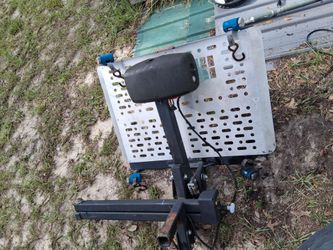 HARMAR SCOOTER/WHEELCHAIR LIFT.